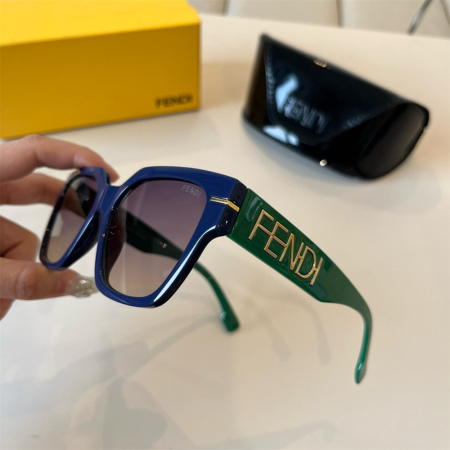 High quality sunglass with box FEI #30162 - Image 2
