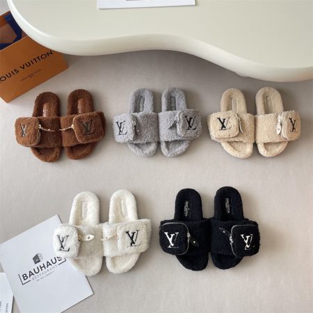 High quality fuzzy slipper size:5-12 with box LOV #30216