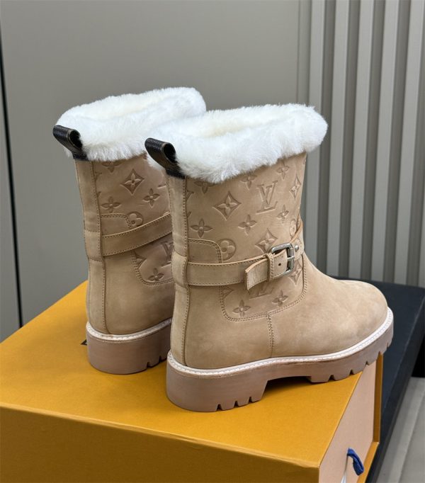 High quality boots size:5-10 with box free shipping LOV #30219