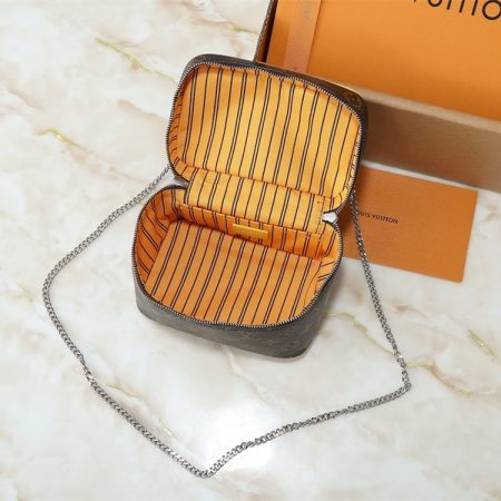 Top quality leather makeup bag size:20*13.5*12cm LOV #30224 - Image 4
