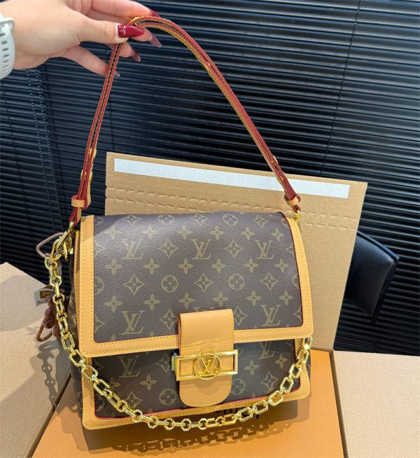 High quality shoulder bag size:26*23cm lov #30229