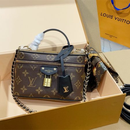 High quality slippers & makeup bag free shipping LOV #30234 - Image 2