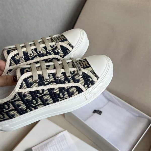 High quality sneaker with box size:5-10 free shipping DIR #30255