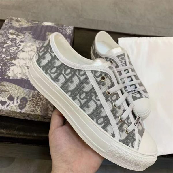 High quality sneaker with box size:5-10 free shipping DIR #30255