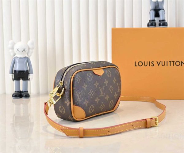 Top quality leather camera bag size:20*13*6.5cm LOV #30259