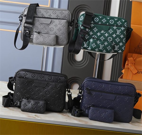 Top quality leather shoulder bag size:25*18.5cm LOV #30262