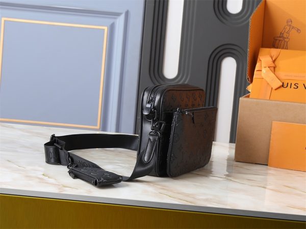Top quality leather shoulder bag size:25*18.5cm LOV #30262
