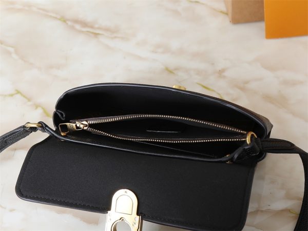 Top quality leather shoulder bag size:22*13*3.5cm LOV #30301