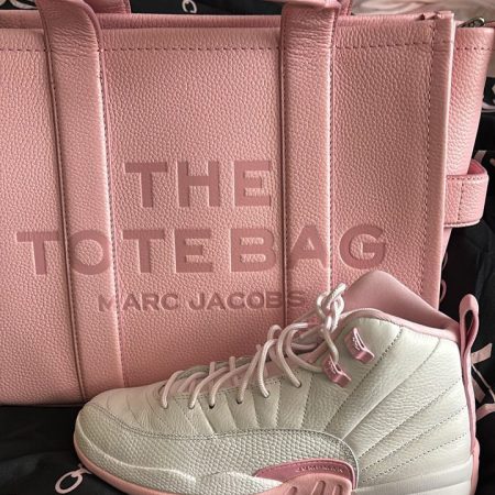 1 set sport shoes & Tote bag free shipping LOV #30322