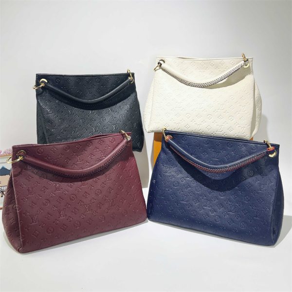 Top quality leather Tote bag size:46*32*cm LOV #30325