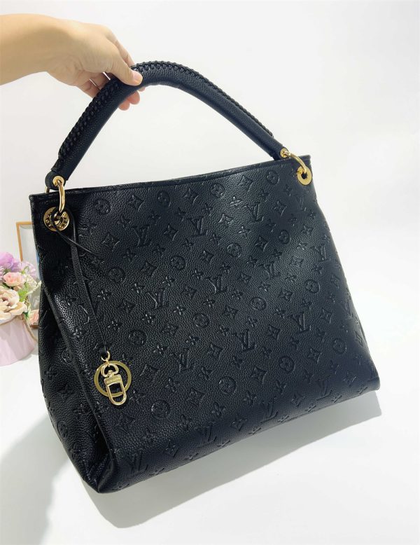 Top quality leather Tote bag size:46*32*cm LOV #30325
