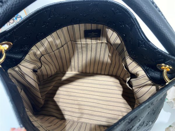 Top quality leather Tote bag size:46*32*cm LOV #30325