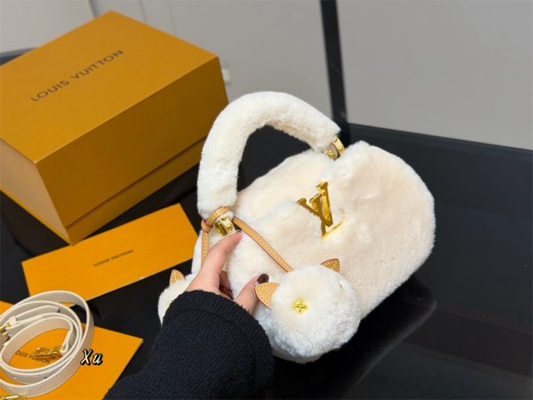 High quality handbag size:20*14cm LOV #30332
