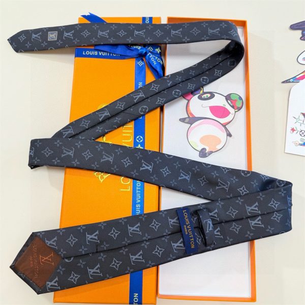 High qualit fashion tie with box LOV #30367