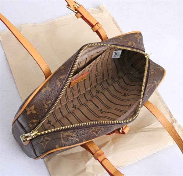 Wholesale handbag size:21*6*13cm LOV #30378