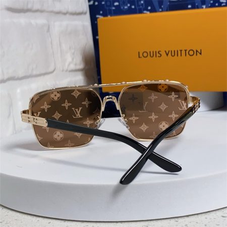 High quality sunglass with box LOV #30388 - Image 4