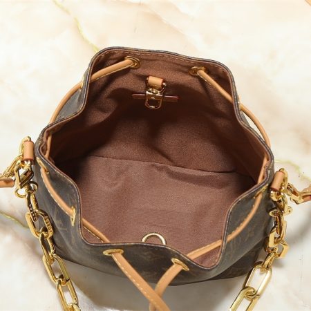 Top quality leather bucket bag size:20*10cm LOV #30399 - Image 3