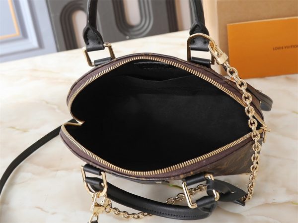 High quality shell bag size:22*19*11cm LOV #30403