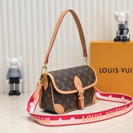 Top quality leather shoulder bag size:25*9*15cm LOV #30420 - Image 4