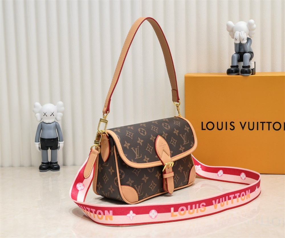 Top quality leather shoulder bag size:25*9*15cm LOV #30420 - Image 4