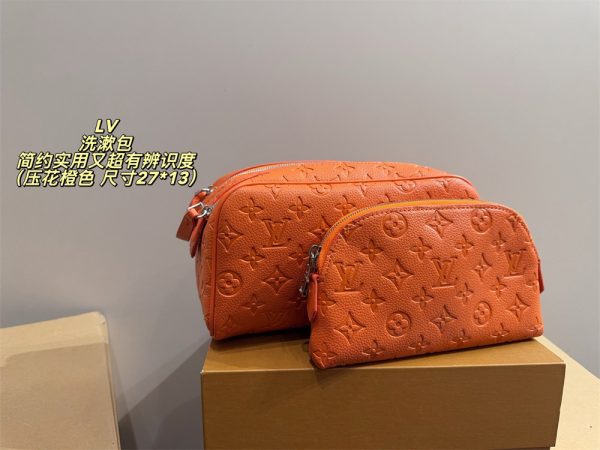 High quality toiletry bag size:27*13cm LOV #30432