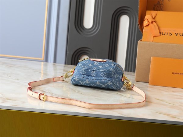 Top quality leather waist bag size:17*12*9.5cm LOV #30455