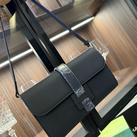 High quality shoulder bag size:22*14cm HEM #30523 - Image 3