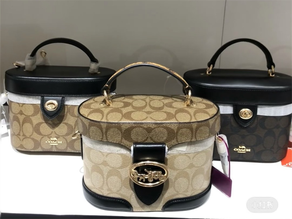 High quality makeup bag size:19*9.5*14cm COH #30533 - Image 2