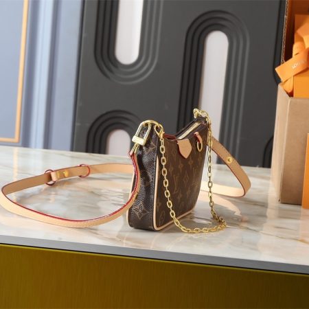 Top quality leather shoulder bag size:19*11.5*3cm LOV #30534 - Image 4