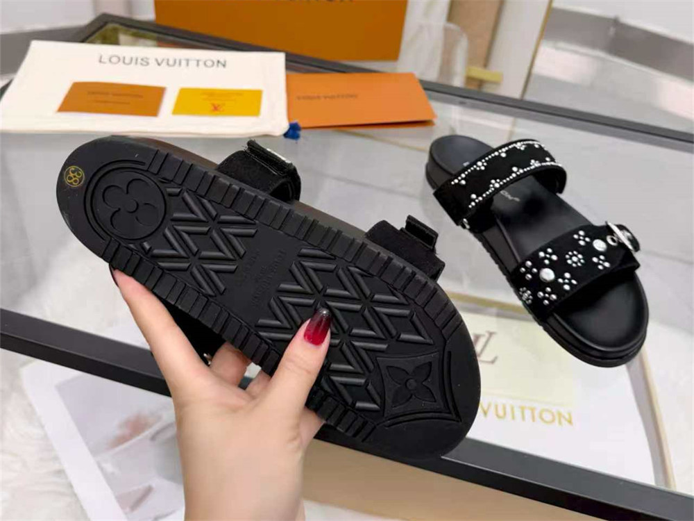 High quality couple slipper size:5-11 with box LOV #30539 - Image 3