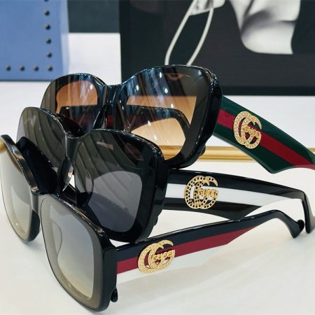 High quality sunglass with box GUI #30546 - Image 2