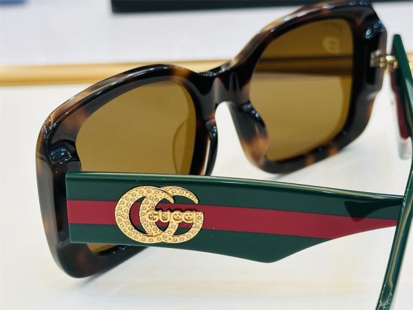 High quality sunglass with box GUI #30546