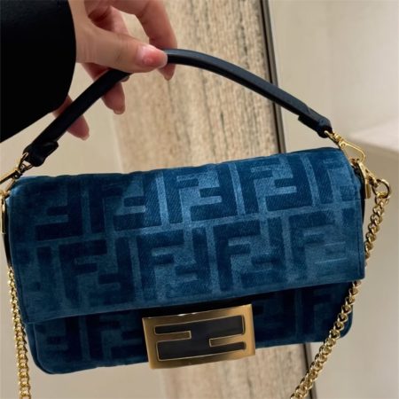 High quality shoulder bag size:27*17cm FEI #30583