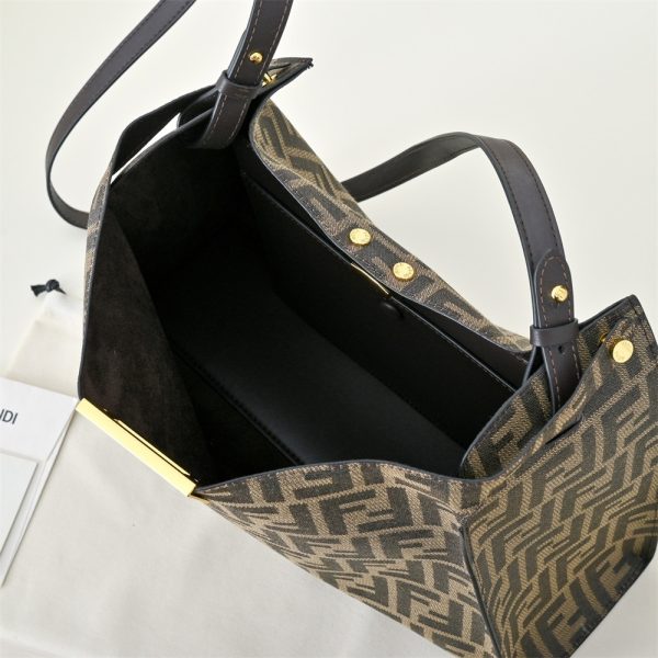 Top quality leather Tote bag size:35*25cm FEI #30675
