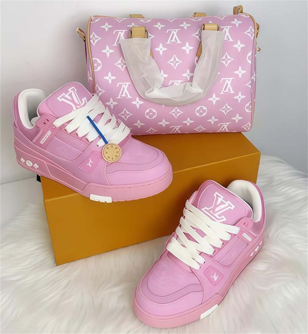 High quality sneaker & handbag free shipping LOV #30709 - Image 1