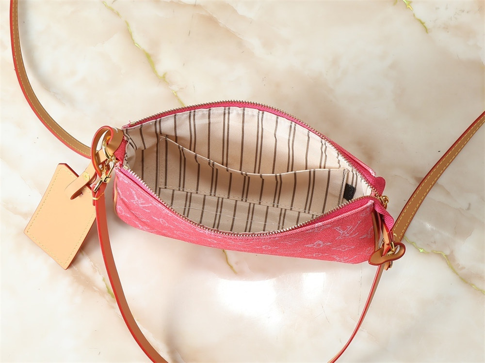 Top quality shoulder bag size:23.5*13.5*4cm LOV #30715 - Image 4