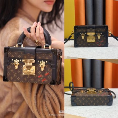 Top quality leather shoulder bag size:20*12.5*5cm LOV #30757