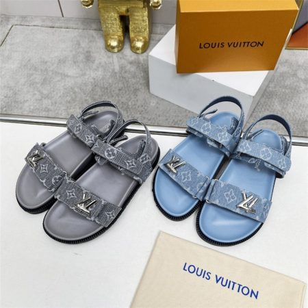 High quality sandals size:5-11 with box LOV #30788 - Image 2