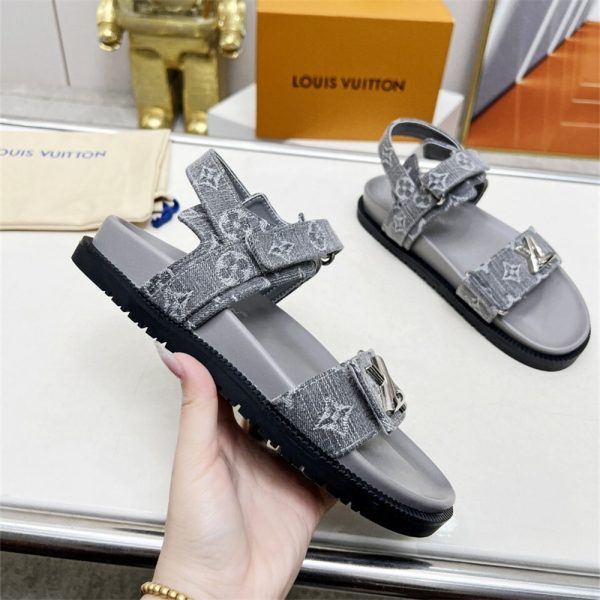High quality sandals size:5-11 with box LOV #30788