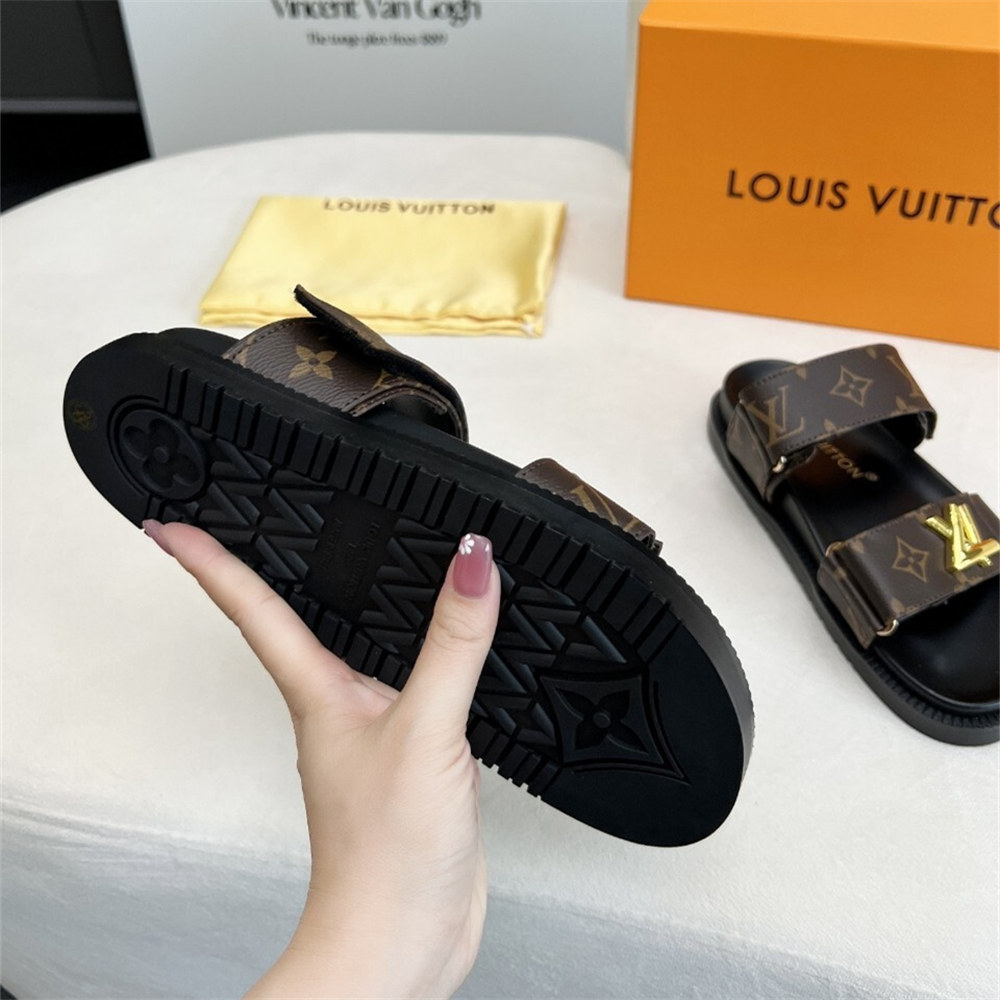 High quality slipper size:5-11 with box LOV #30791 - Image 3