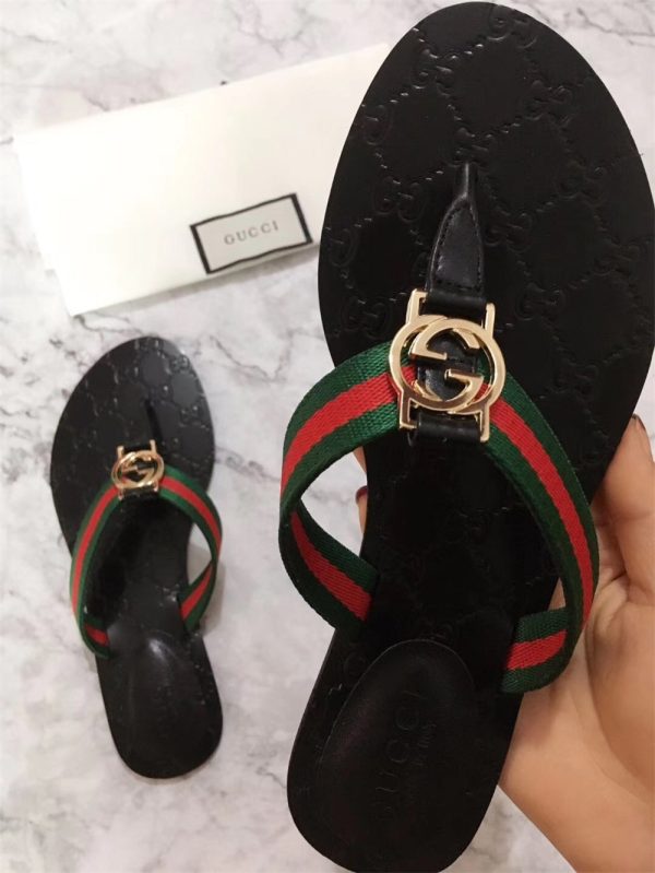 High quality slipper size:5-10 with box GUI #30796