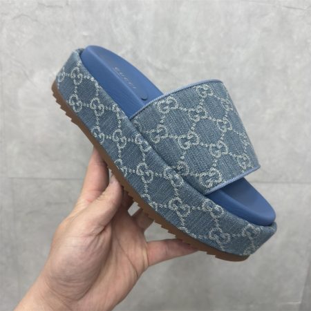 High quality slipper size:5-13 with box GUI #30798 - Image 3