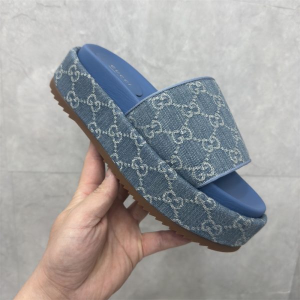 High quality slipper size:5-13 with box GUI #30798