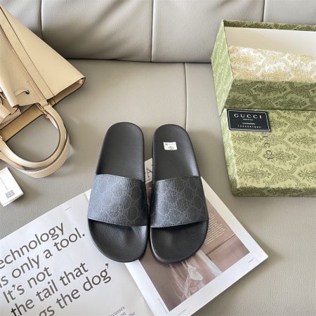 High quality couple slipper size:5-12 with box GUI #30800 - Image 3
