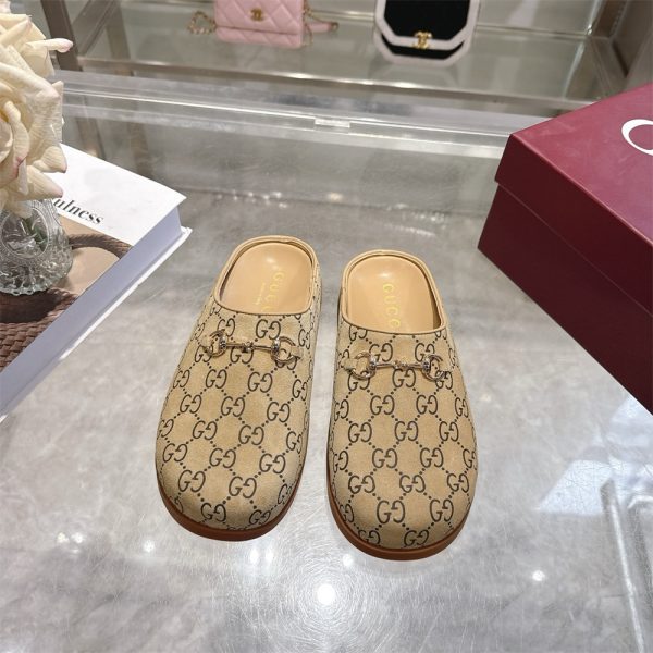 High quality slipper size:5-11 with box GUI #30804