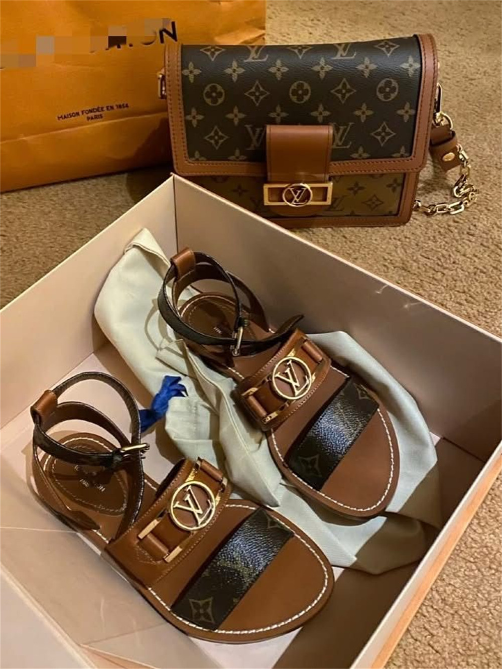 High quality sandals & handbag free shipping GUI #30805 - Image 1