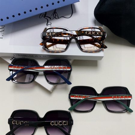 High quality sunglass with box GUI #30814 - Image 2
