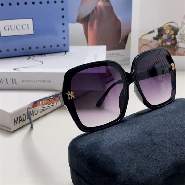 High quality sunglass with box GUI #30814