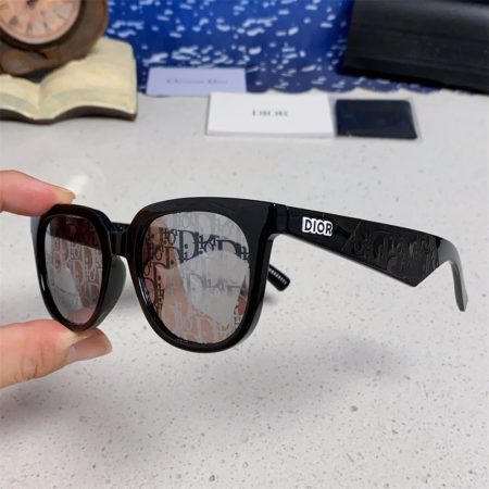 High quality sunglass with box DIR #30817 - Image 2