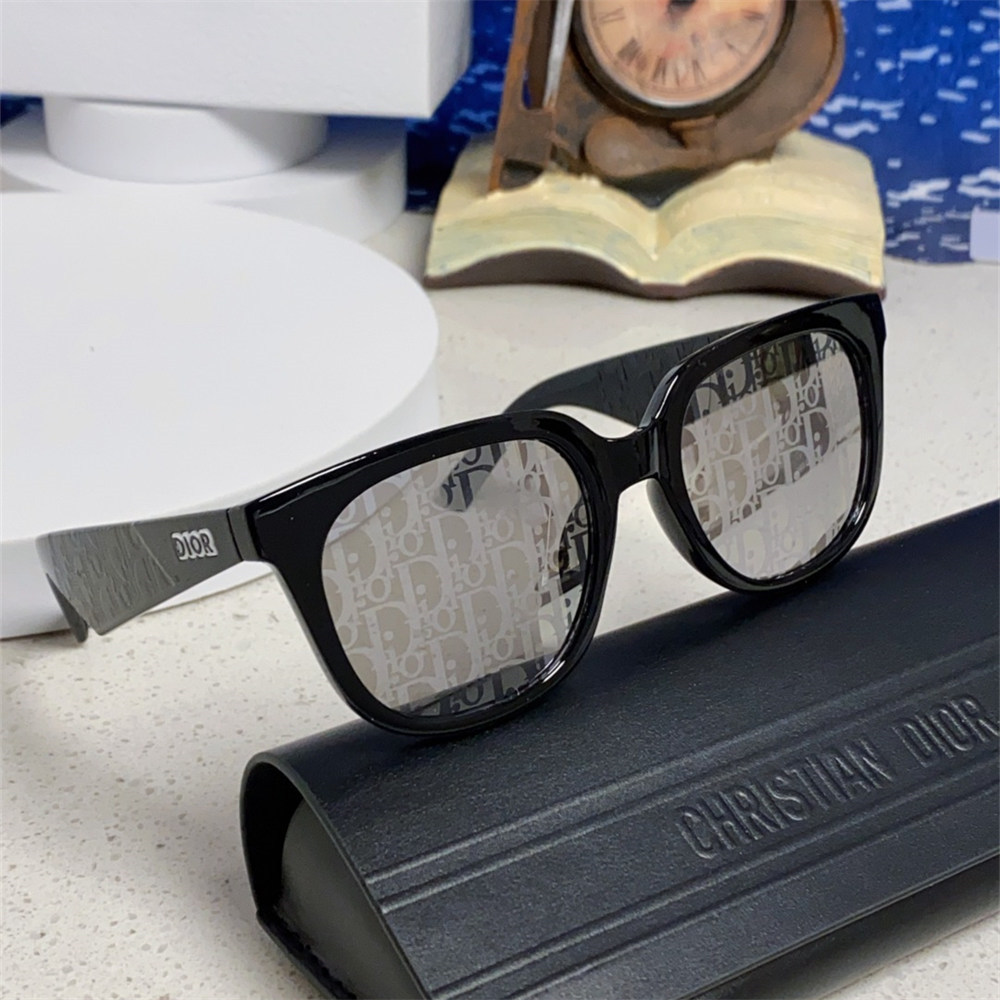 High quality sunglass with box DIR #30817 - Image 4